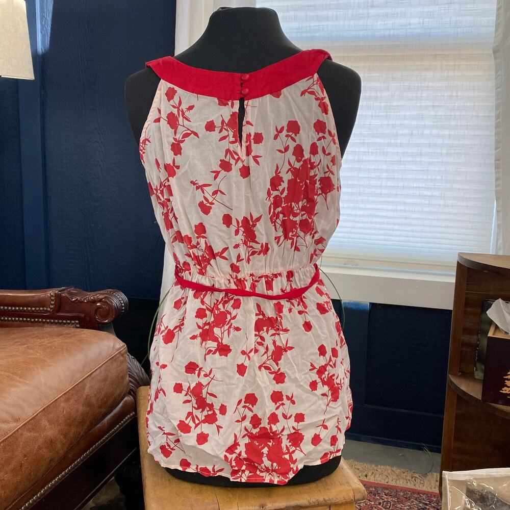 Velvet Blouse M Red Floral on White Circle Neckline Sleeveless Top Self Belt - Picture 3 of 7